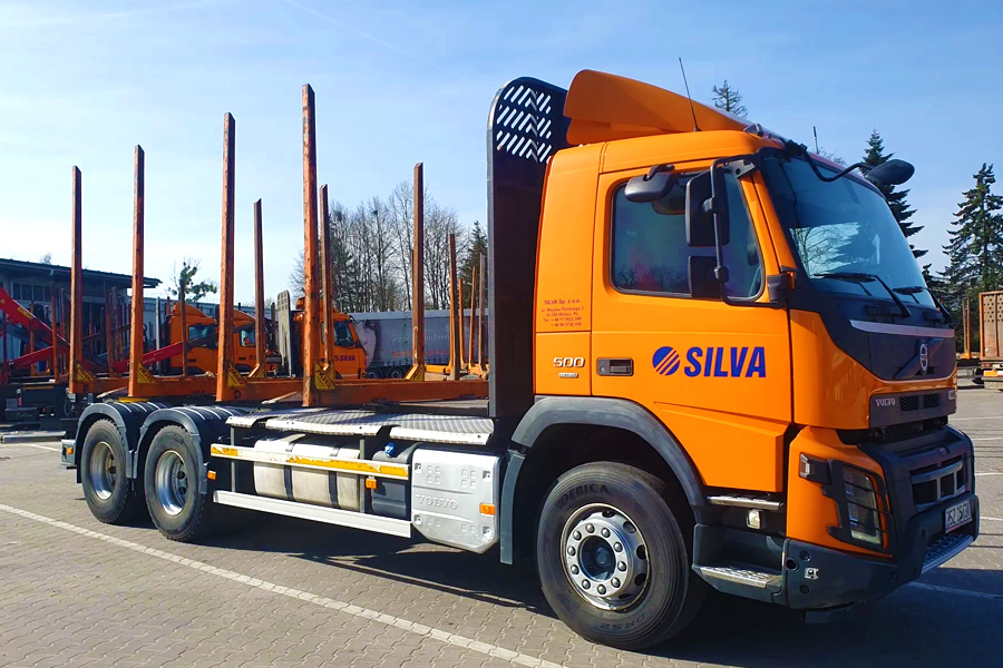 Sprzedaż – VOLVO FMX 500 6×4 podnoszona oś